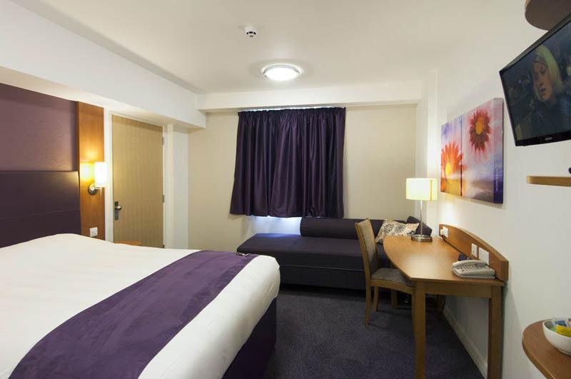 Premier Inn بيرنلي المظهر الخارجي الصورة